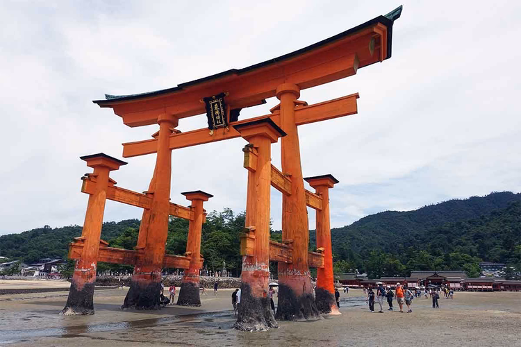 Isla de Miyajima en Japón, la isla de los Dioses.