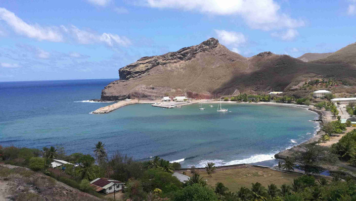 UA POU ( HAKAHAU )