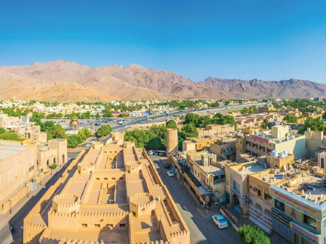 Muscat City Tour 🕌🌊 – Drive to Nizwa 🏞️