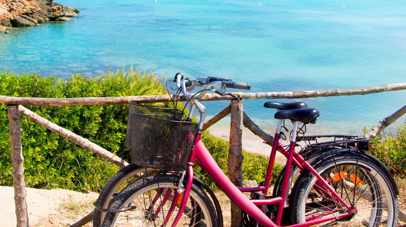 Temps libre sur l'île de Santa Cruz à vélo