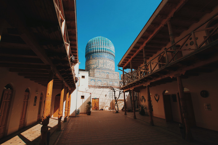 LA MONTAGNE DE NURATA - SAMARKAND 280 km