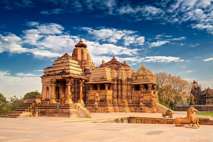 Orchha - Khajuraho - 180 km