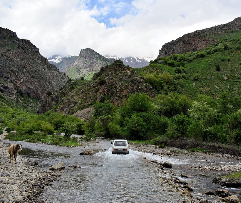 Tachkent - Tcharvak - Tachkent  - 180 km