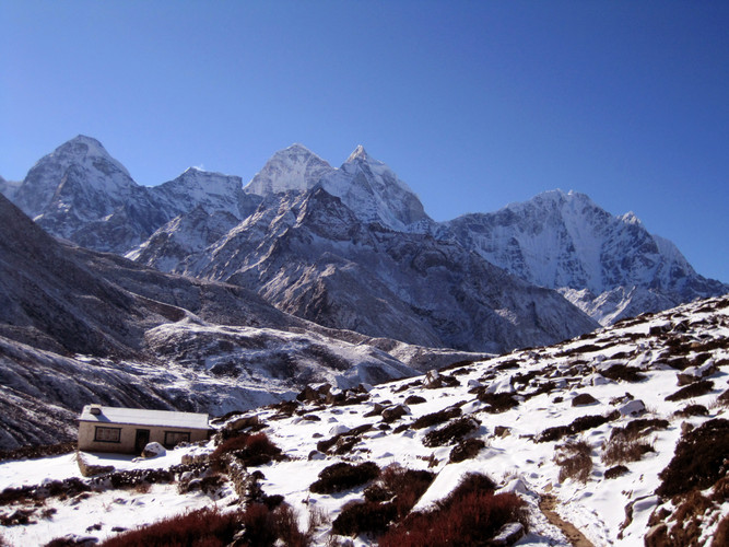 Vallée de Gokyo au Col de Chola (5368 m) à Dzonglha (5420 m)
