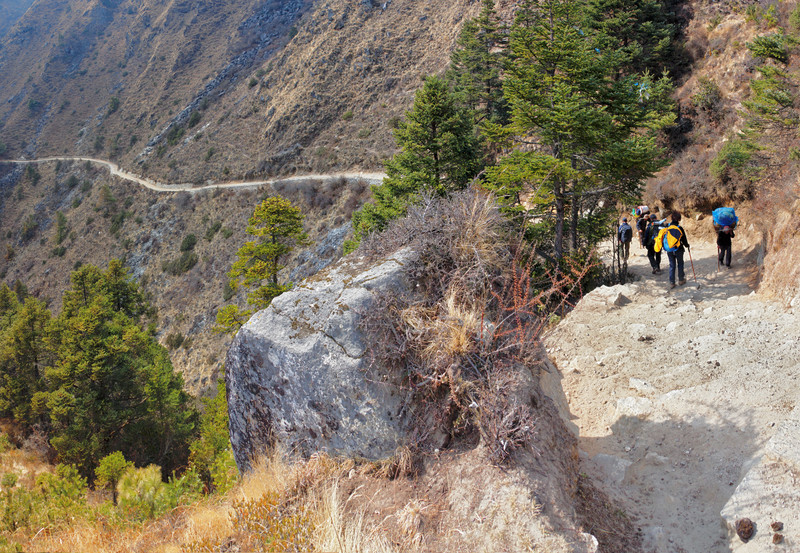 Katmandou à Manthali à Lukla (par avion) puis trek pour Phakding (3 heures)
