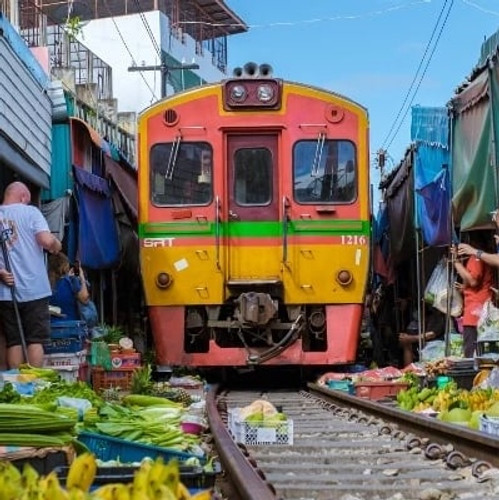 Mae Klong train market, Amphawa