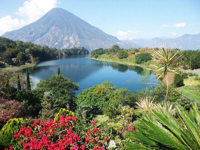 Navigation sur le Lac Atitlan et villages mayas