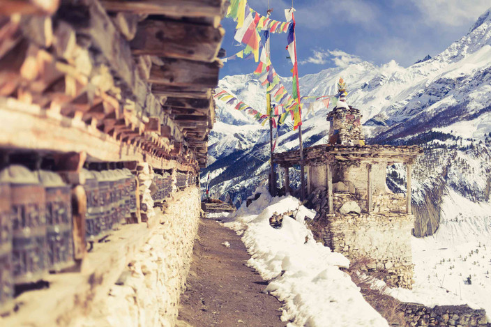 Lo Manthang - Col Lo La (3950 m) - Dhi Gaon (3880 m) - Yara (3650 m)