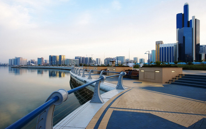 Visite de la ville d'Al Ain et transfert à Dubaï.