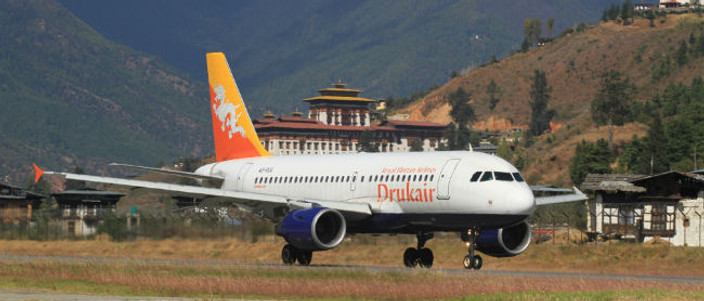 Arrivée à Paro et Paro-Thimphu (Distance : 54 km, temps de trajet estimé : 1 heure)