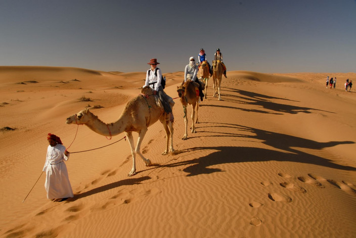 Explore as Dunas de Areia Dourada do Deserto de Wahiba