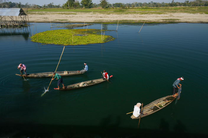 Jorhat - Dibrugarh en surface (environ 3-4 heures de route)