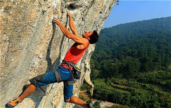 Rock climbing in Yangshuo
