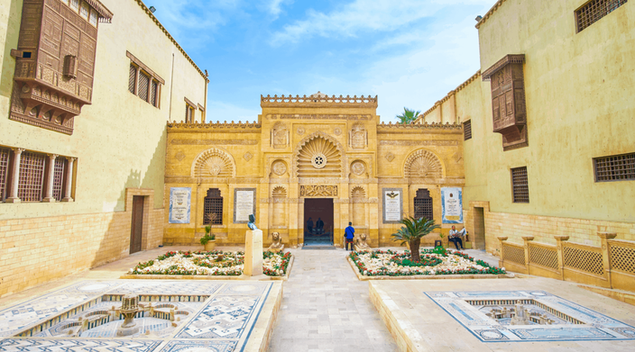 Explore Cairo’s Rich Heritage 🏛️🕌🛍️