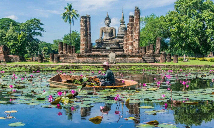 Ayutthaya – Lopburi- Sukhothai – Petit déjeuner, déjeuner