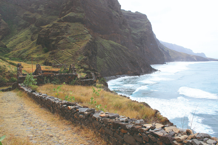 J2 Cap sur Santo Antao: Porto Novo - Tarrafal - (avec guide local)