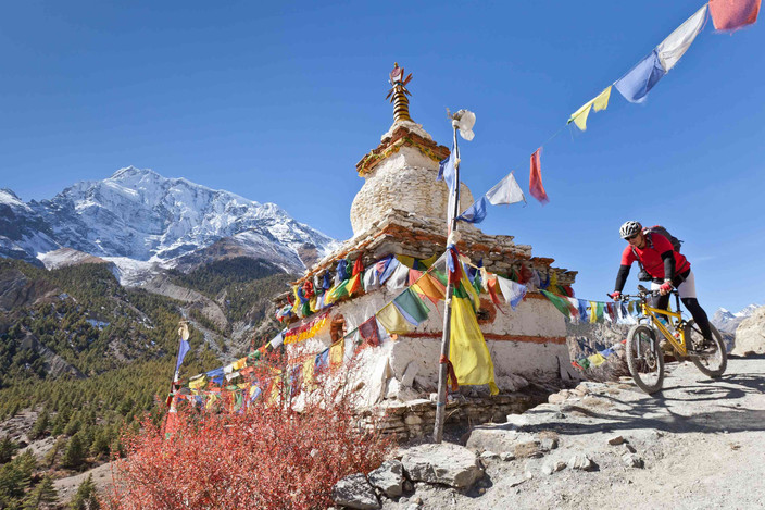Thulo Syabru (2 250 m) - Shin Gompa (3 300 m)