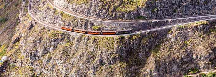Panoramas du train « de la Libertad » et halte à San Antonia de Ibarra