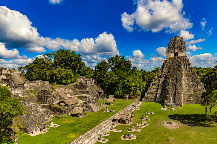 J10 FLORES-TIKAL-FLORES