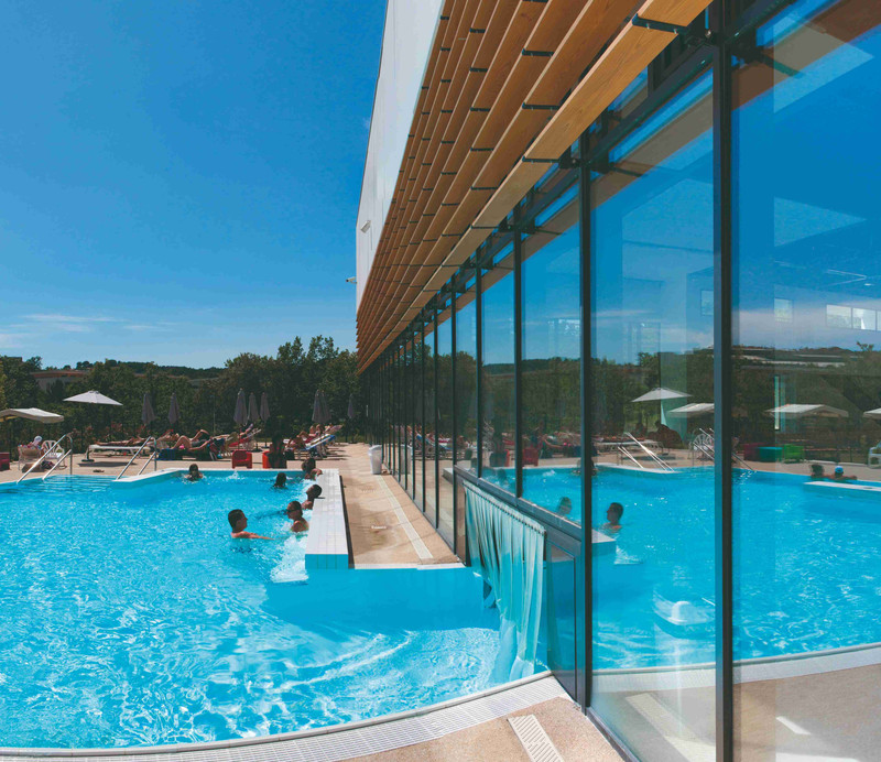 Détente au parc aquatique