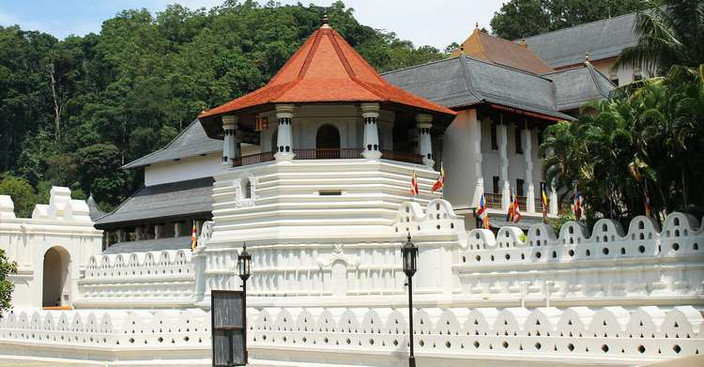 Le temple de la Dent et jardin d épices