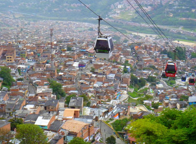 Direction Medellín, ville du printemps éternel