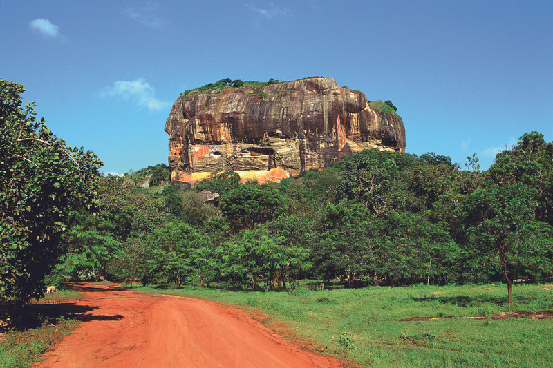 DAMBULLA - MATALE - KANDY (90Kms - 03h00)