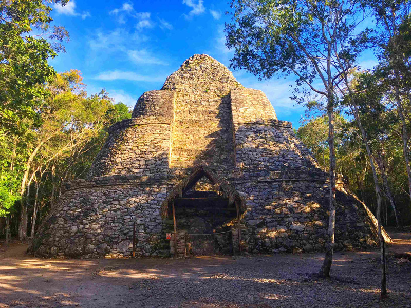 Le monde maya d'hier et d'aujourd'hui