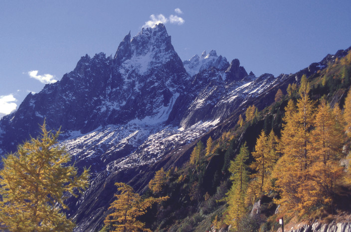 Richardière - Pas de l'Aiguille - Refuge des Chaumailloux - Village des Nonnières