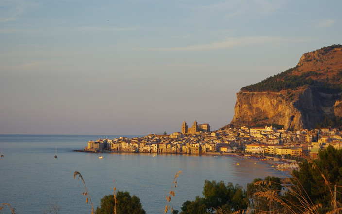 Cefalu et le temple de Diana et Grateri