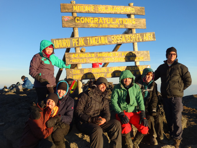 Kibo Hut (4,700 m) – Uhuru Peak (5,895 m) – Horombo Hut (3,700 m)