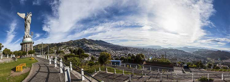 Traversée du centre historique de Quito et réserve du Pululahua