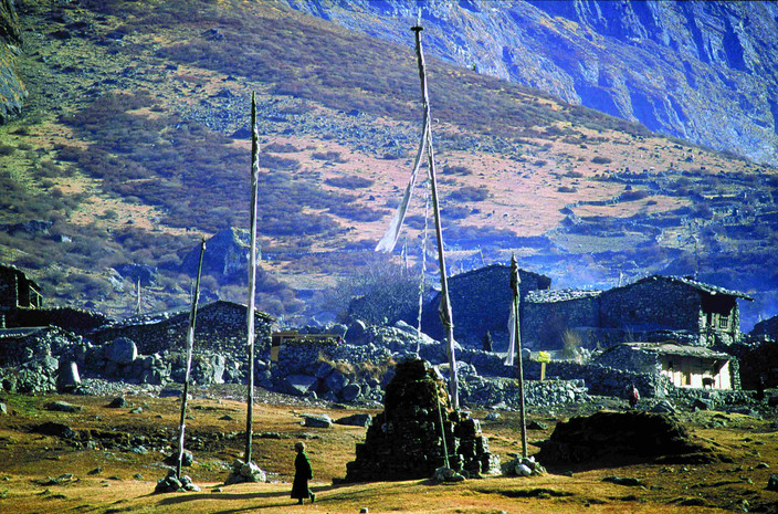 Yabrubesi (1 460 m) - Lama Hôtel (2 470 m)