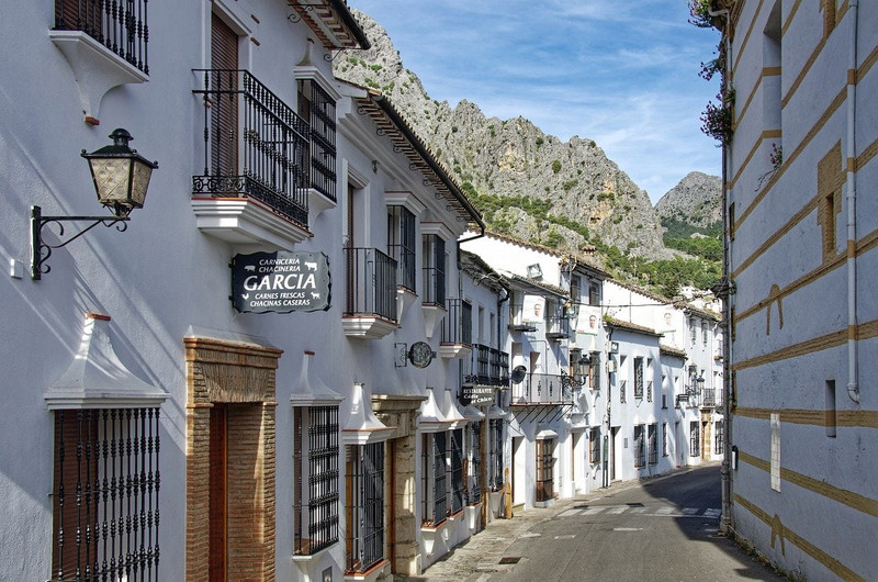 Toros et Villages Blancs