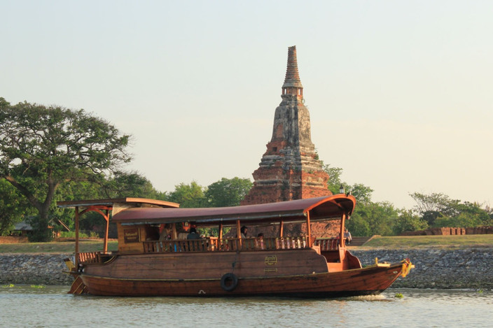 Direction Ayutthaya et tour à bord d'une barge à riz privative