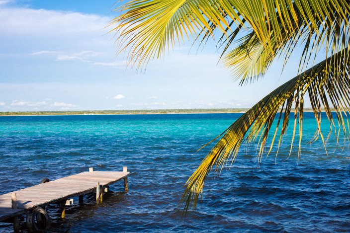 Catamaran sur la lagune