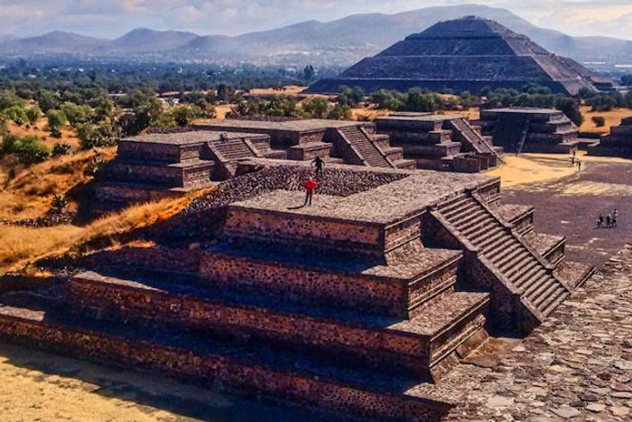 Les pyramides de Teotihuacán et route vers Puebla