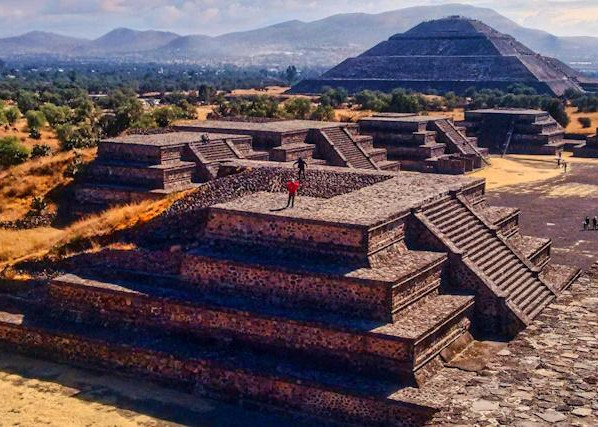 Les pyramides de Teotihuacán et route vers Puebla