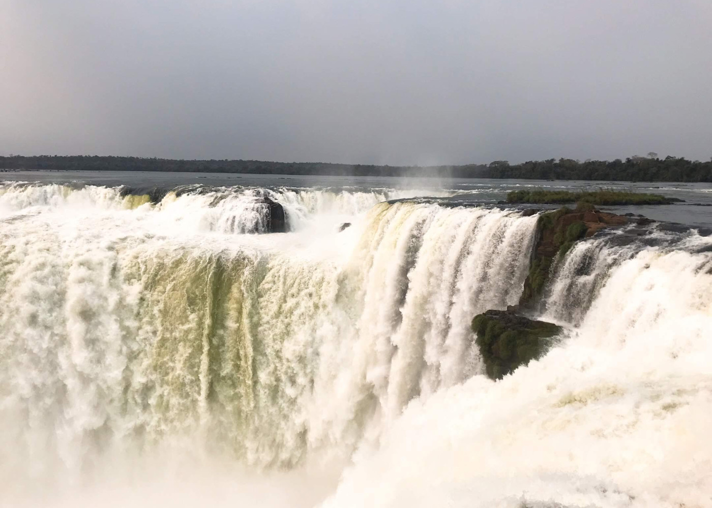 Cascades et remous côté argentin