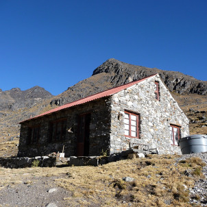 Escalada en roca y pico de trekking