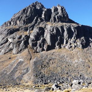 Escalada en roca y pico de trekking