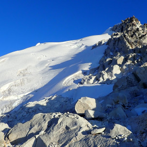 Escalada en roca y pico de trekking