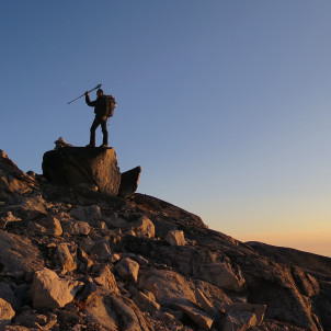 Escalada en roca y pico de trekking